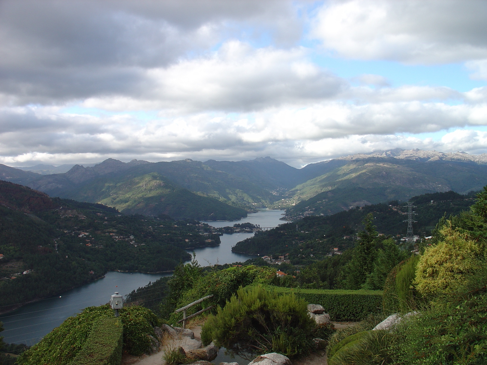 Biodiversity and Ecosystem Functioning and Services under Global Change
